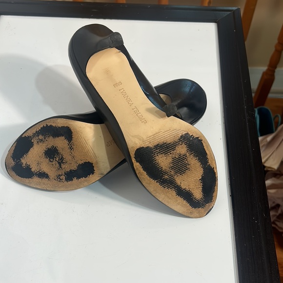 IVANKA TRUMP HEELS PEEP TOE BLACK LEATHER IN SIZE 8.5M - Picture 7 of 7